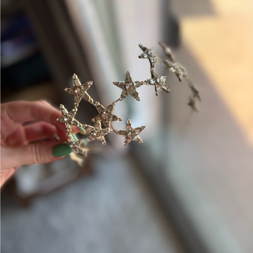 Star-Shaped Bridal Hair Accessory